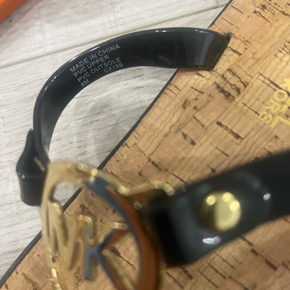 Authentic Michael Kors sandals-8 - Picture 2 of 7